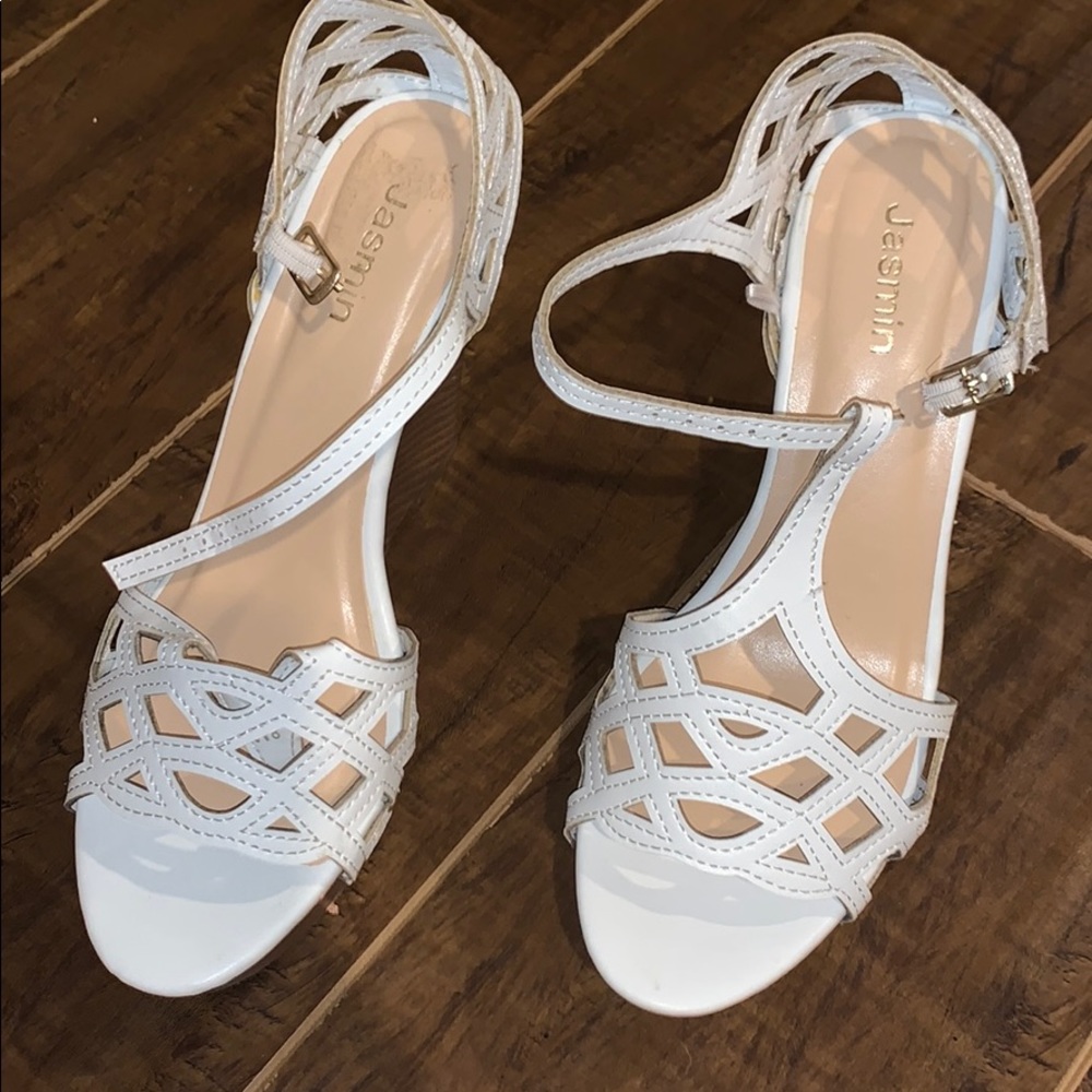 COPY - White wedges